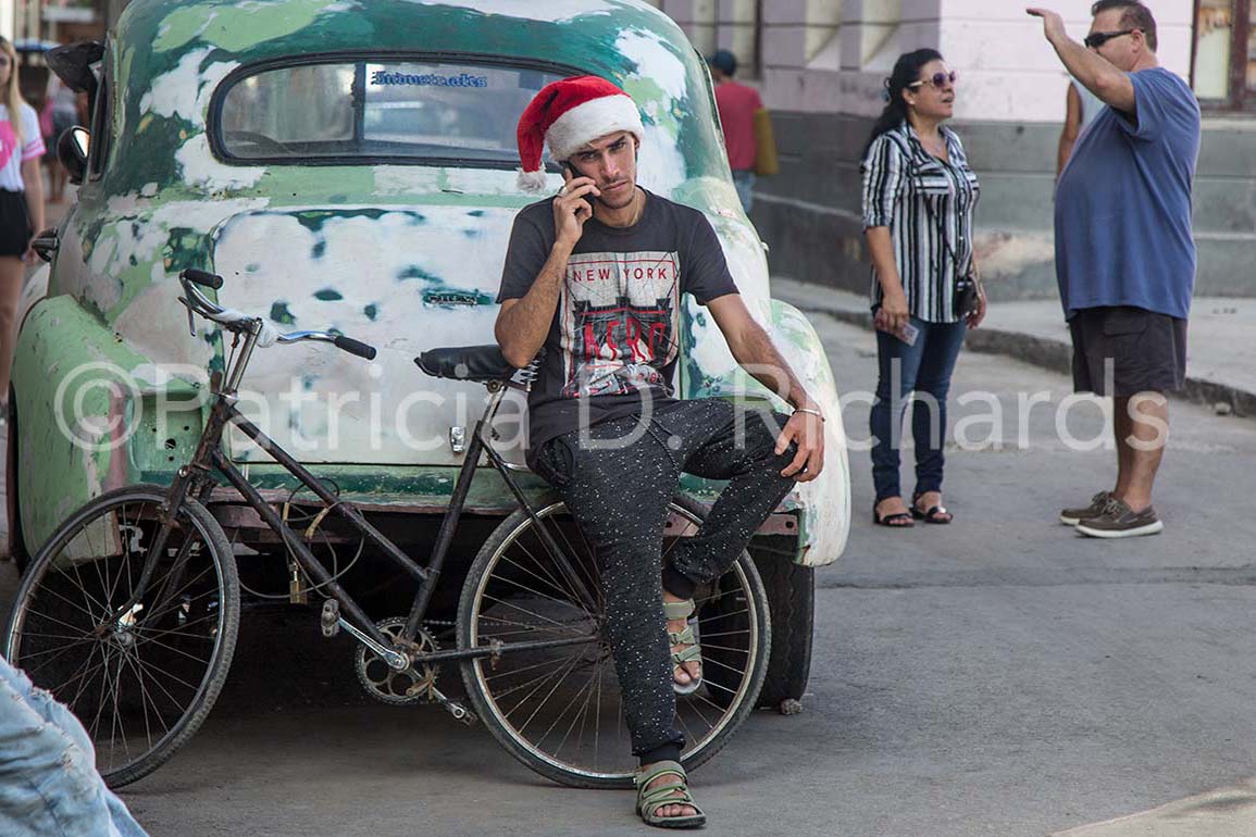 Santa's-Helper-Havana