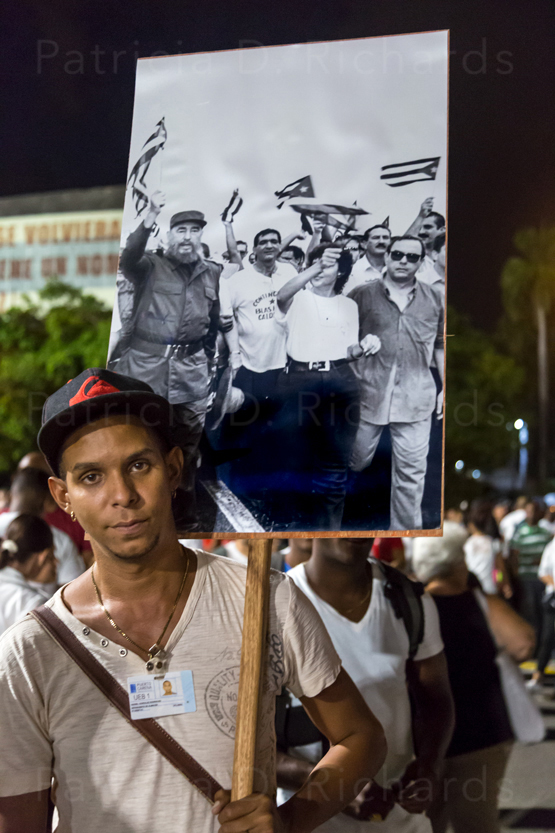 carrying-fidel